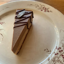 Load image into Gallery viewer, (LOCALS ONLY) Custom Dream Cake 100% Raw Vegan