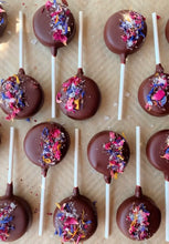 Load image into Gallery viewer, Reishi Caramel Pops w/ Roses