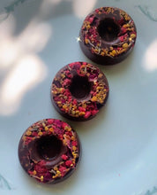 Load image into Gallery viewer, Pollinator Raw Chocolates