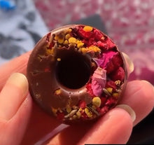 Load image into Gallery viewer, Pollinator Raw Chocolates