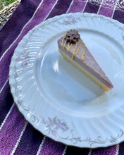Load image into Gallery viewer, (LOCALS ONLY) Custom Dream Cake 100% Raw Vegan
