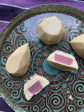 Load image into Gallery viewer, White Chocolate Crystals w/ Rose Astragalus Cardamom Cordyceps Filling
