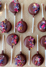 Load image into Gallery viewer, Reishi Caramel Pops w/ Roses
