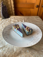 Load image into Gallery viewer, (LOCALS ONLY) Custom Dream Cake 100% Raw Vegan
