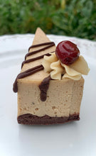 Load image into Gallery viewer, (LOCALS ONLY) Custom Dream Cake 100% Raw Vegan
