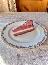 Load image into Gallery viewer, (LOCALS ONLY) Custom Dream Cake 100% Raw Vegan
