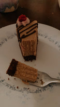Load image into Gallery viewer, (LOCALS ONLY) Custom Dream Cake 100% Raw Vegan
