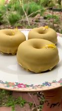 Load and play video in Gallery viewer, Dande-Lion’s Mane Doughnuts (Nut Free, Grain-Free, Vegan)
