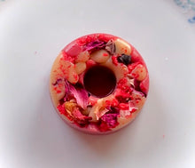 Load image into Gallery viewer, 8-piece Strawberry Tremella White Chocolate Heart Box
