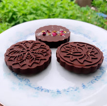 Load image into Gallery viewer, 24K Gold Reishi + Rose Raw Chocolate Medallions
