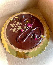 Load image into Gallery viewer, 5” Reishi Twix Tart w/ 24K Gold (LOCALS ONLY)
